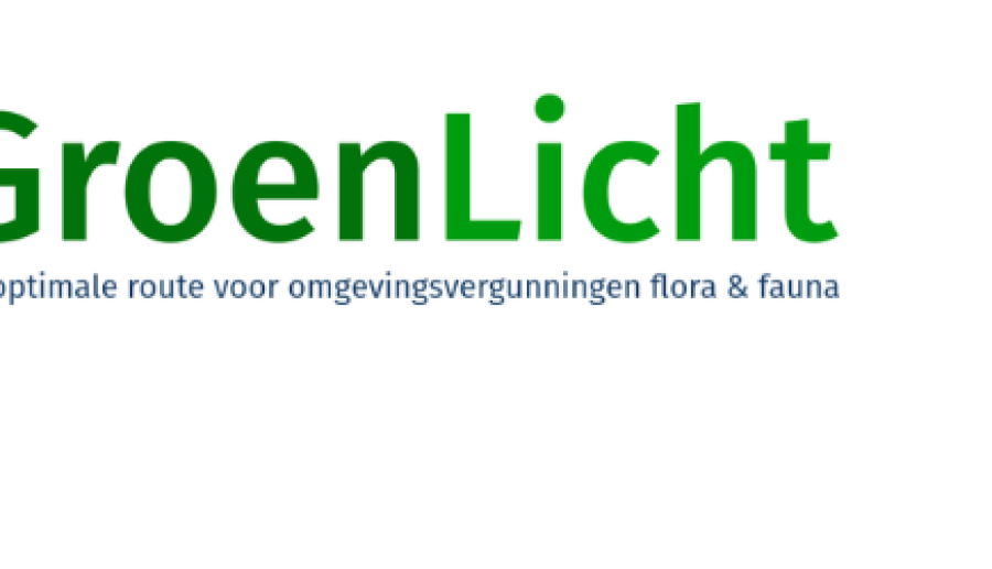 Logo van project groenlicht met links een aantal gebouwen met boom en vogels.
